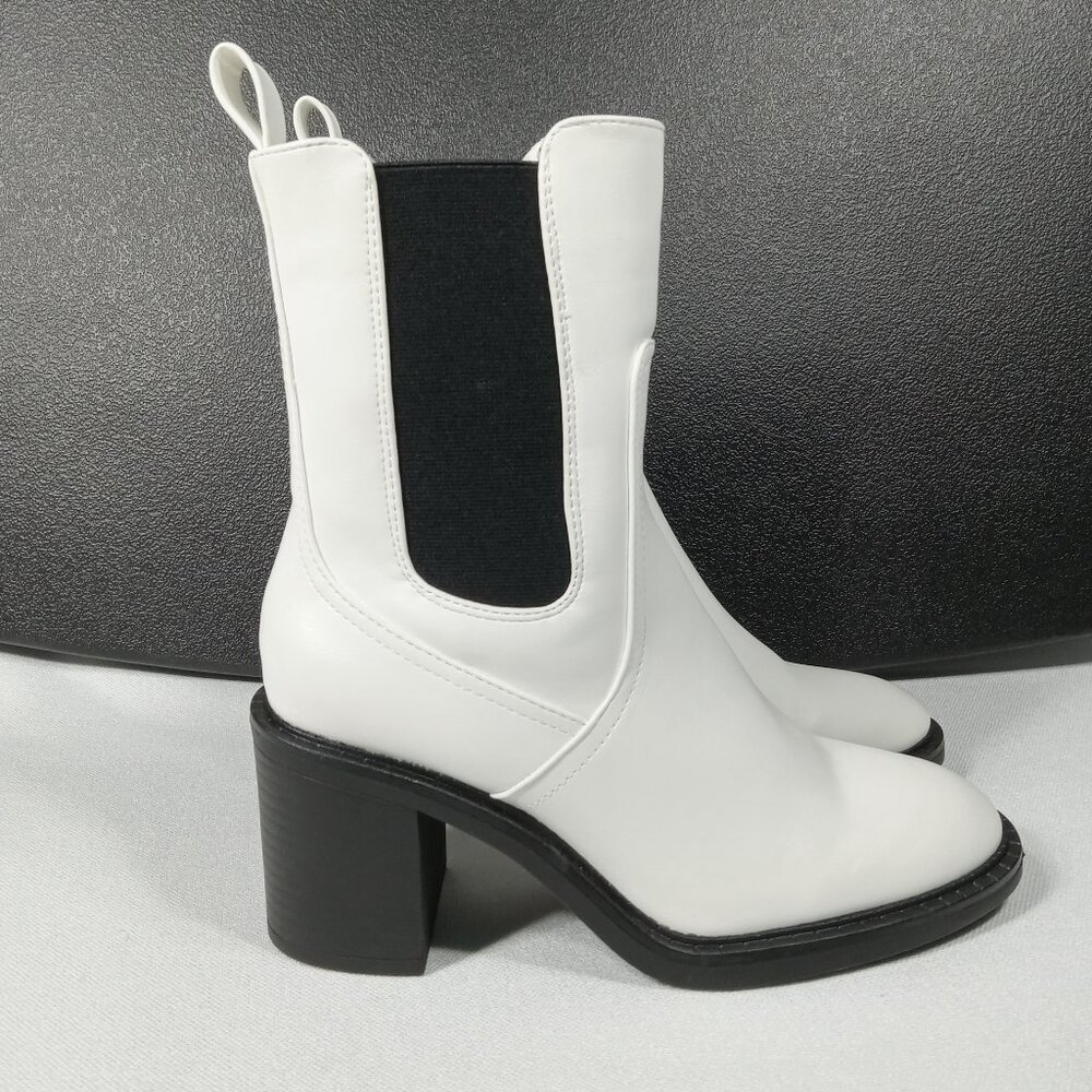 DREAM PAIRS Chelsea Mid-calf White and Black Chunky Heel Boot Women's Size 7.5